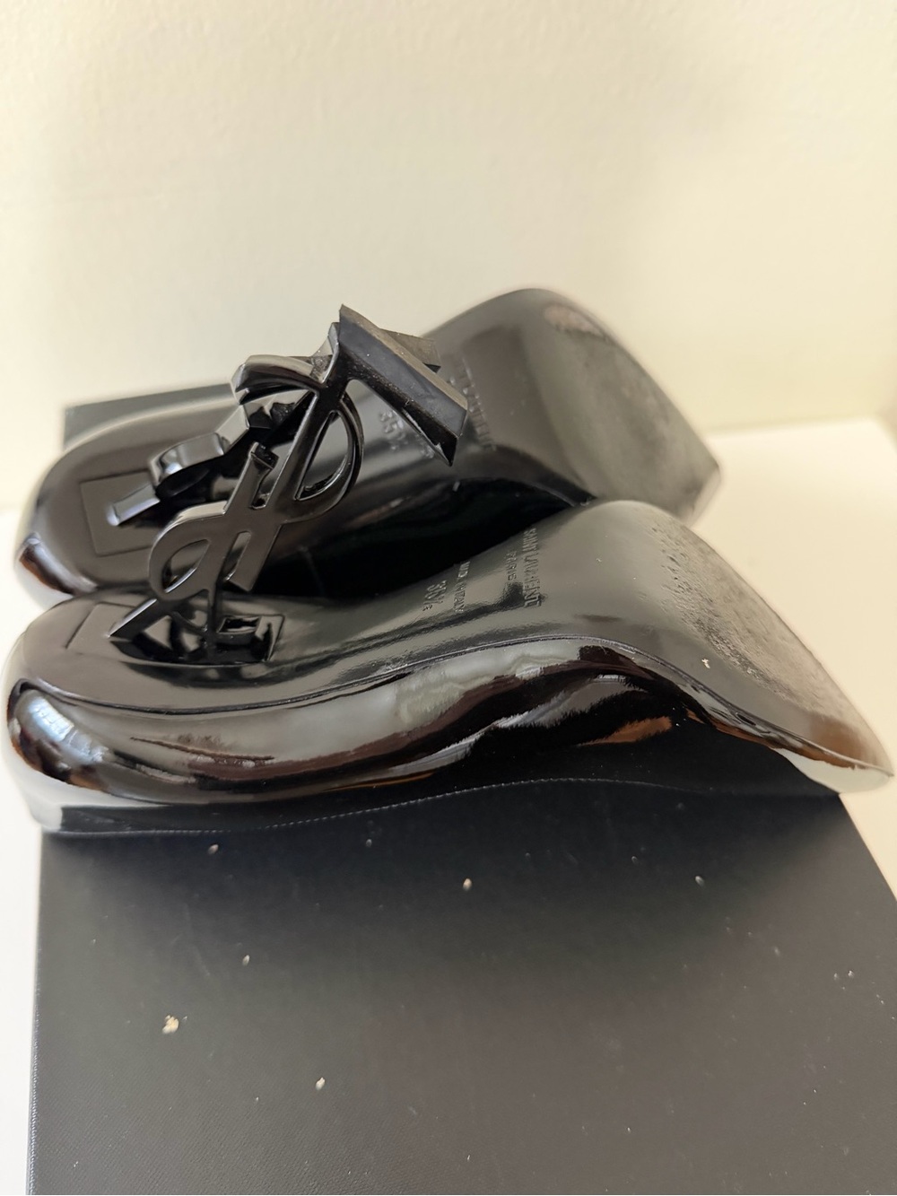 Saint Laurent Black Patent Logo-Heel Pointed Pumps - Picture 4 of 5